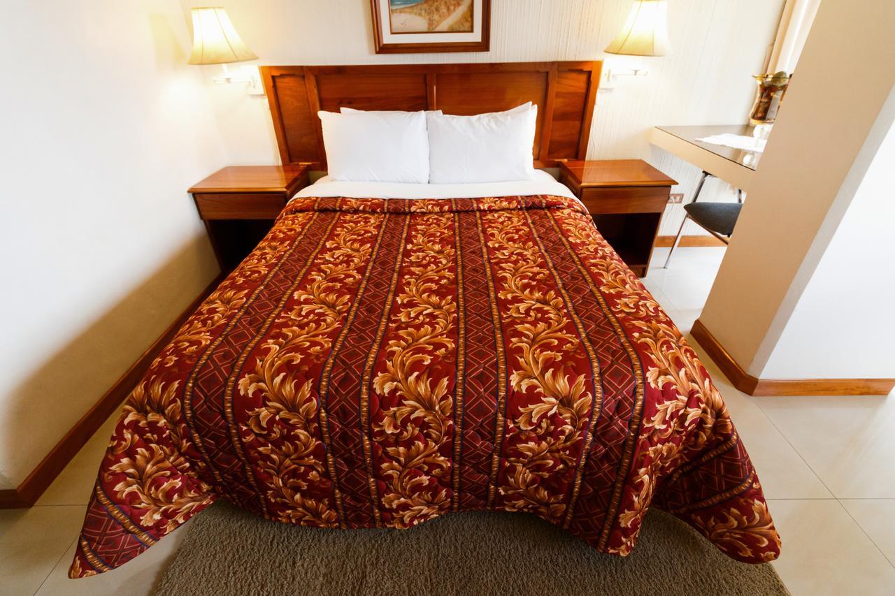 Hotel Anna Inn Olintepeque ภายนอก รูปภาพ
