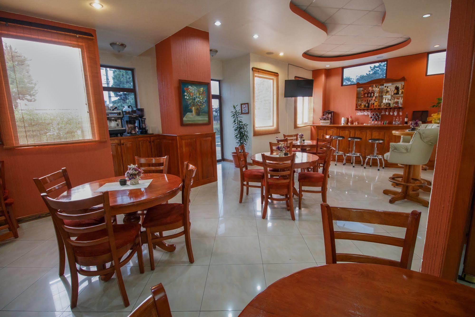 Hotel Anna Inn Olintepeque ภายนอก รูปภาพ