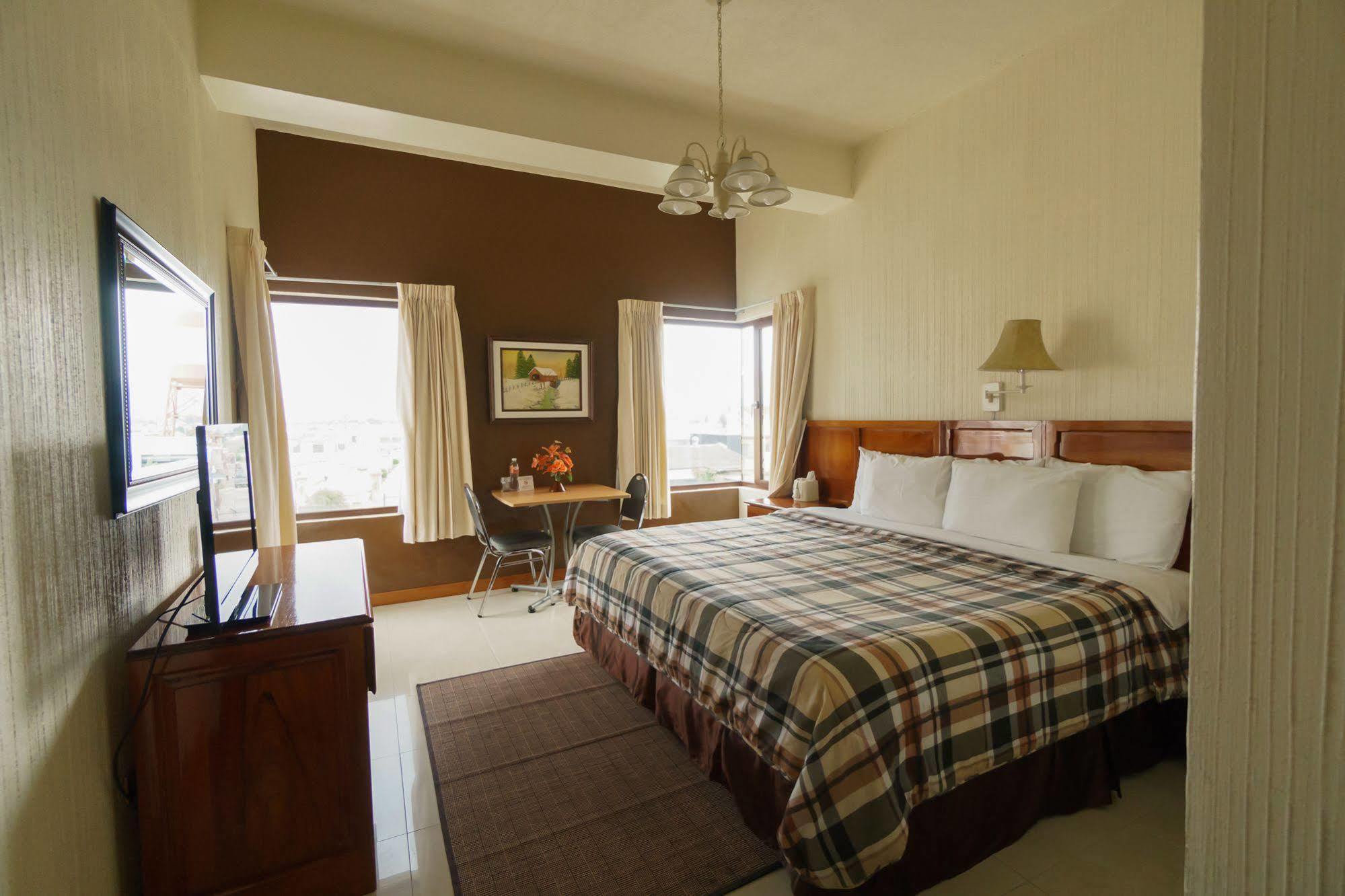 Hotel Anna Inn Olintepeque ภายนอก รูปภาพ