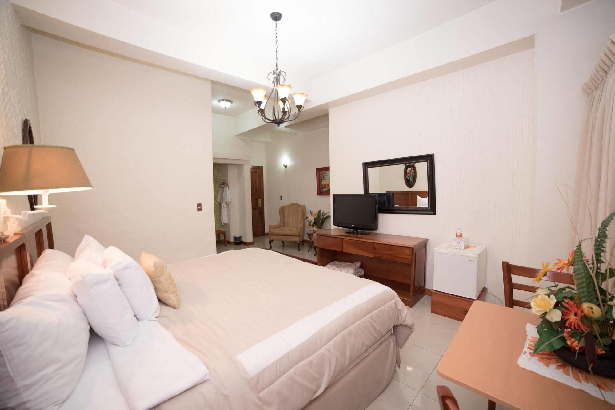 Hotel Anna Inn Olintepeque ภายนอก รูปภาพ