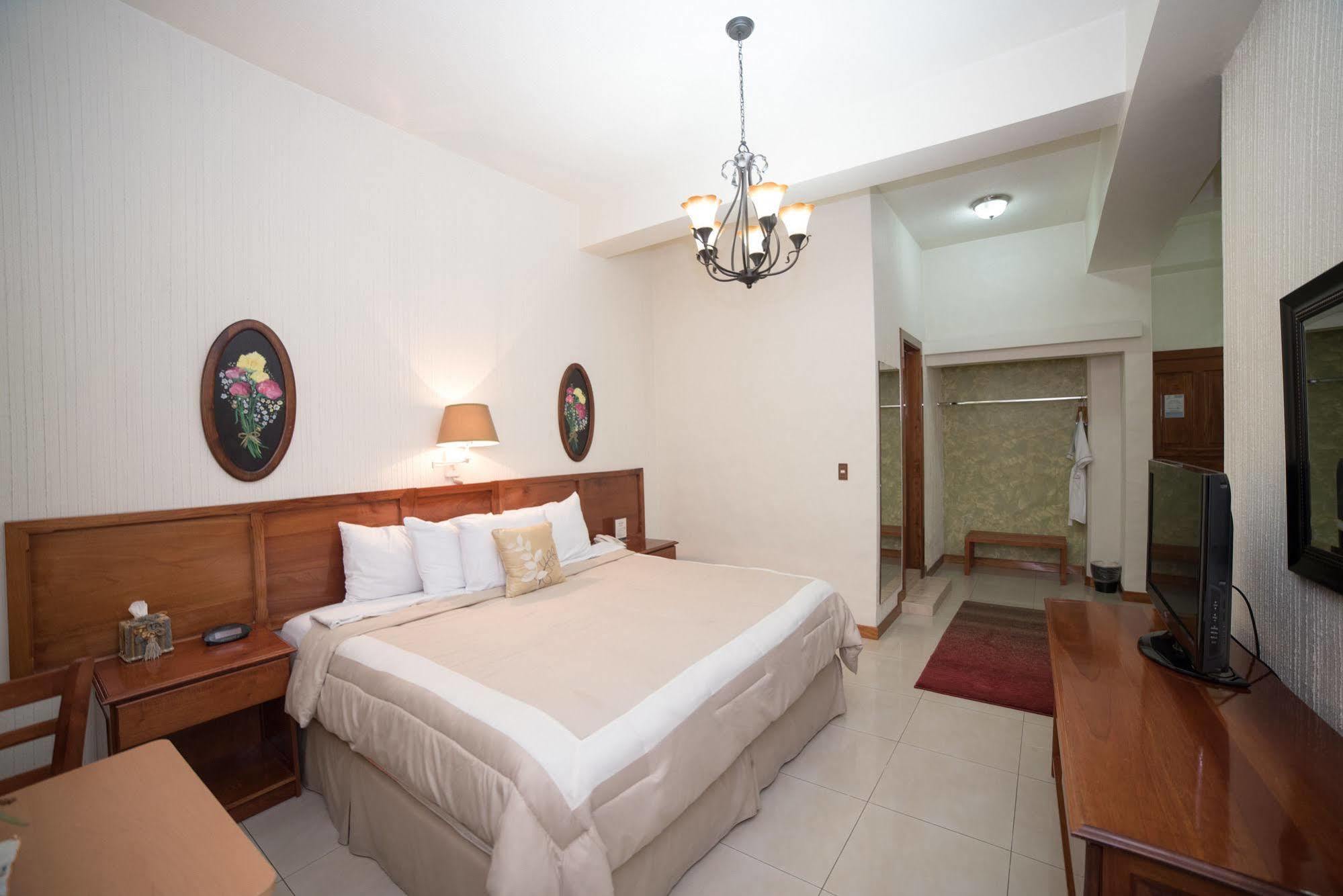 Hotel Anna Inn Olintepeque ภายนอก รูปภาพ