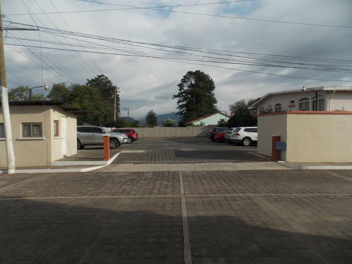 Hotel Anna Inn Olintepeque ภายนอก รูปภาพ